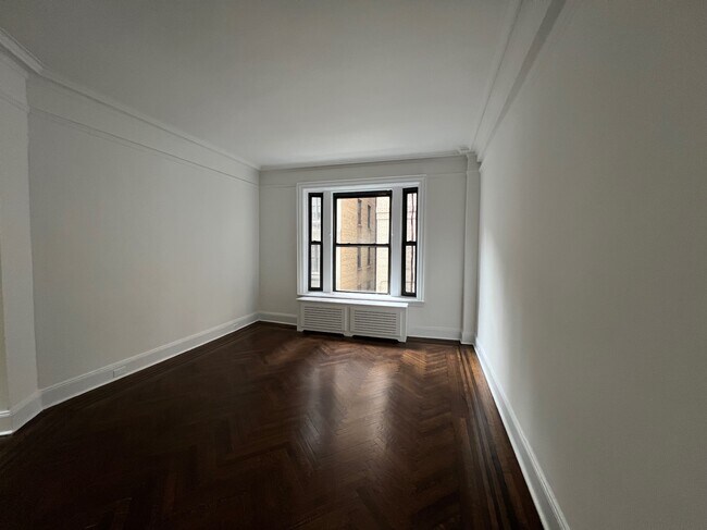Primary Photo - 166 W 72nd St