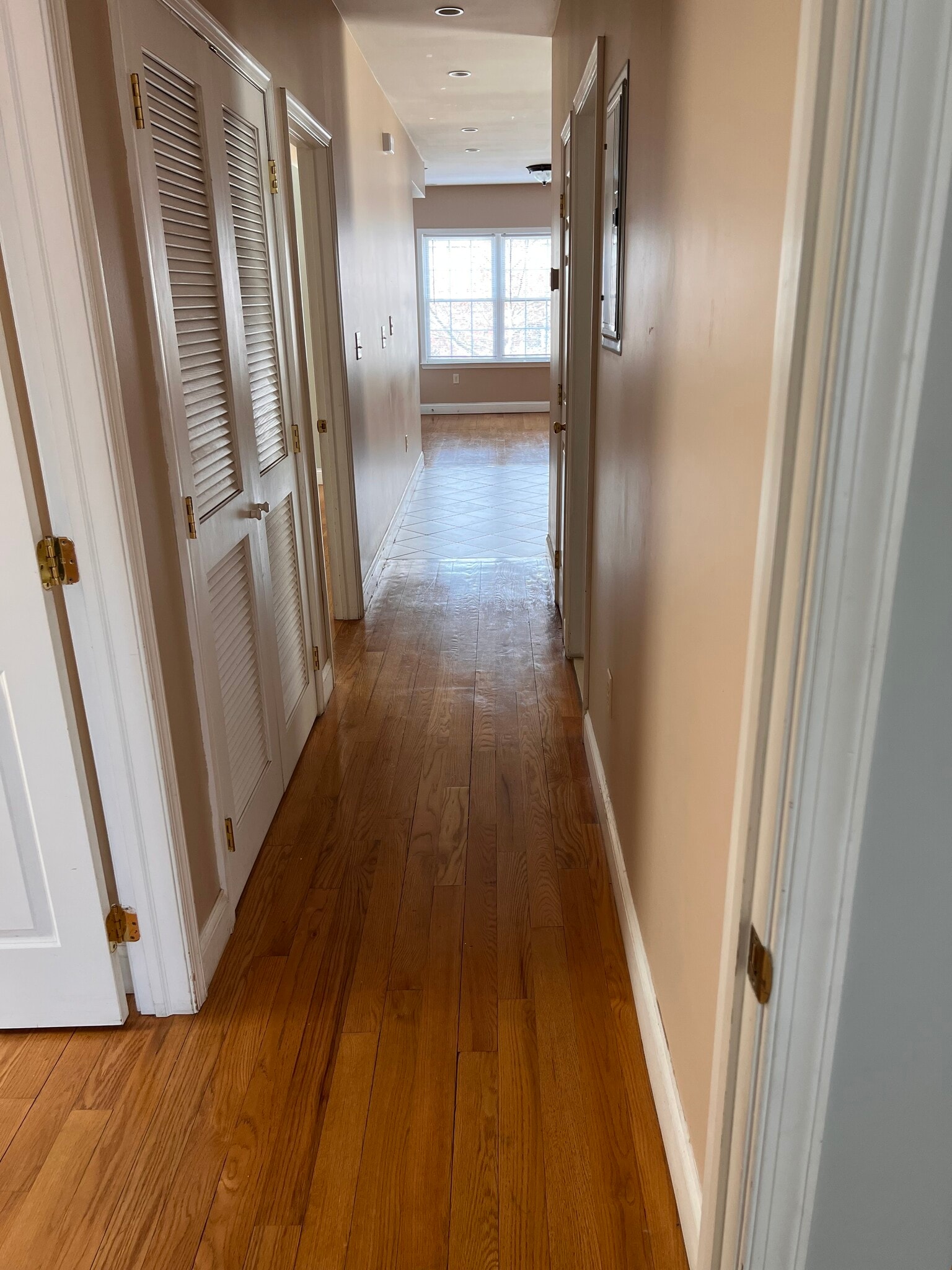 Building Photo - 143 Bellevue St