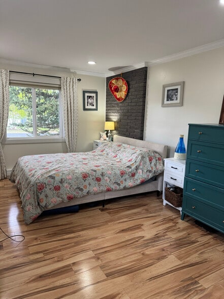 Building Photo - 913 N Baldwin St