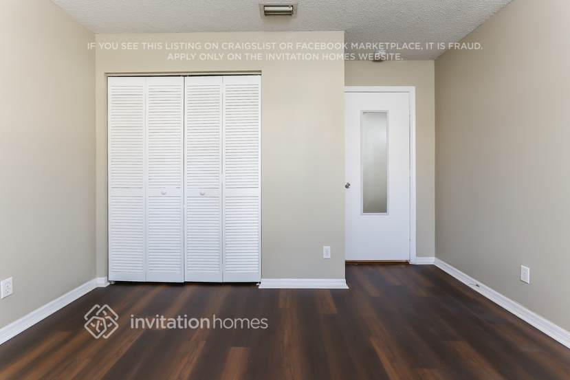 Building Photo - 7418 Michigan Isle Rd