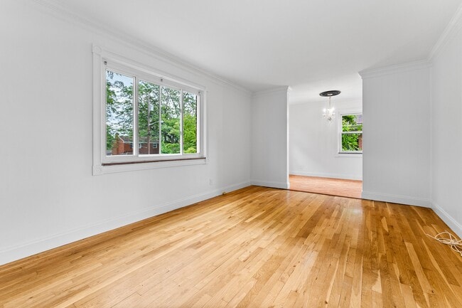 Building Photo - 947 Brintell St