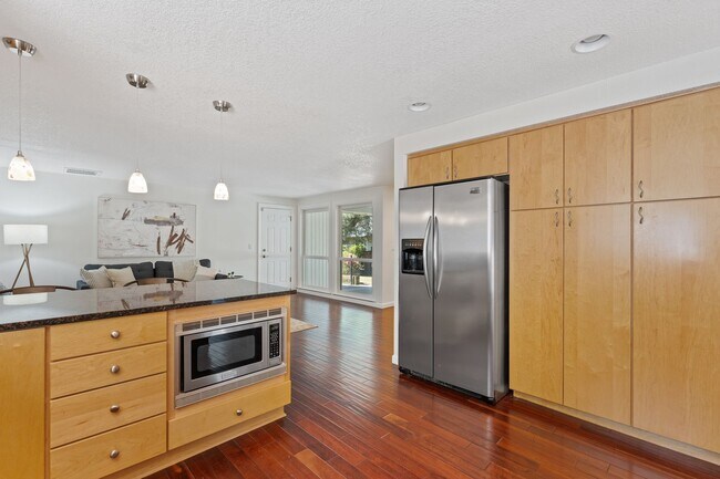 Building Photo - Stylish 3BR Beaverton Ranch w/ RV Parking & Hot Tub