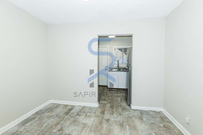 Building Photo - Limited-Time Offer! Be among the FIRST 10 applicants for this listing and enjoy ZERO application ...