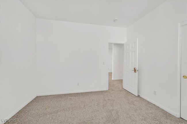 Building Photo - 8845 Zurich Ct