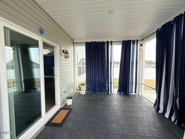 Building Photo - 513 Acerno Dr