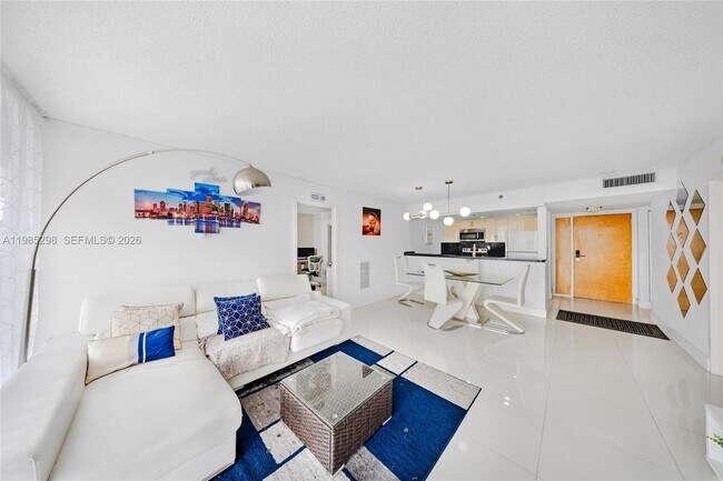 Building Photo - 7601 E Treasure Dr