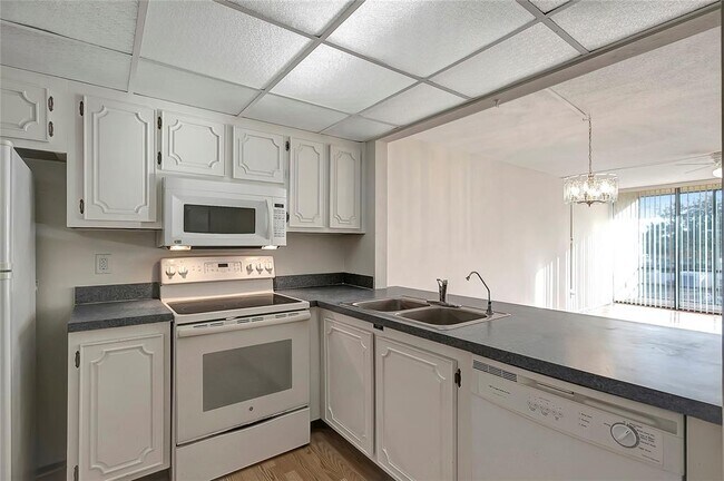 Building Photo - 14130 Rosemary Ln