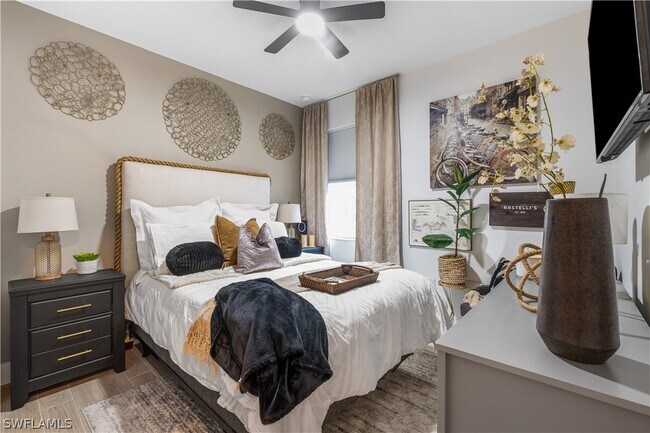 Building Photo - 8857 Oceana Wy