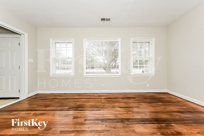 Building Photo - 1564 Columbia Dr
