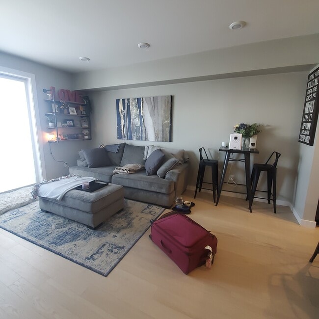 Building Photo - 476 Enterprise Blvd