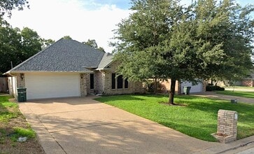 Building Photo - 1802 White Stone Dr