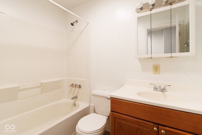 Building Photo - 1102 N Somerset Ave