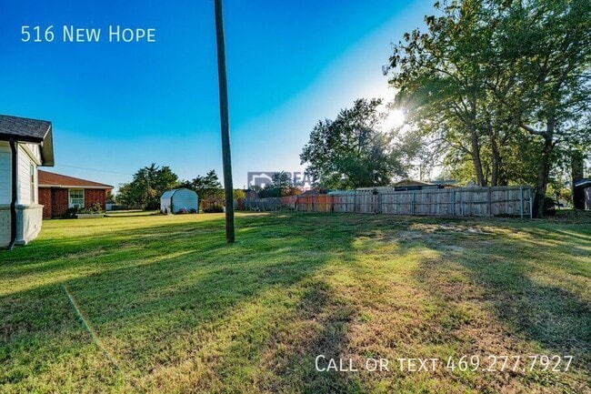 Building Photo - 516 New Hope St
