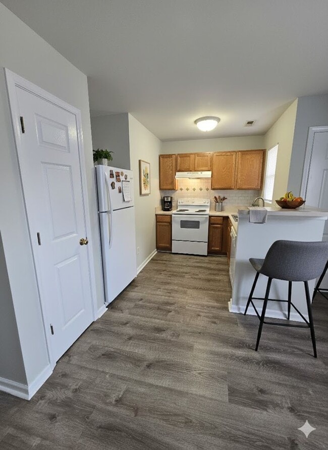 Building Photo - Cozy apartment for rent