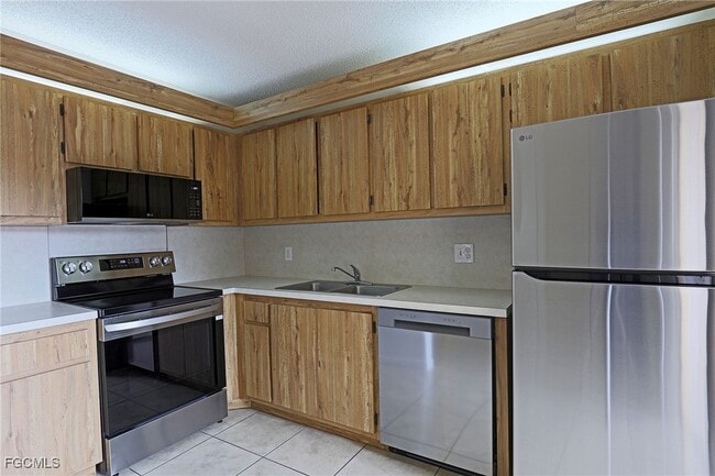 Building Photo - 1526 Park Meadows Dr