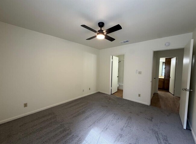 Building Photo - 2506 Howellwood Wy