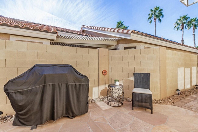 Building Photo - 9408 W Taro Ln