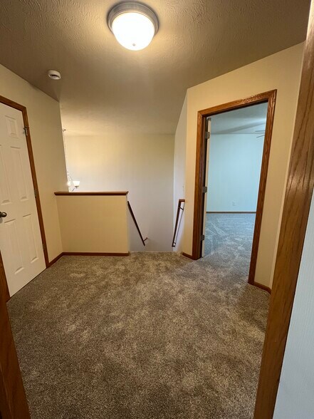 Building Photo - 8743 Remi Dr