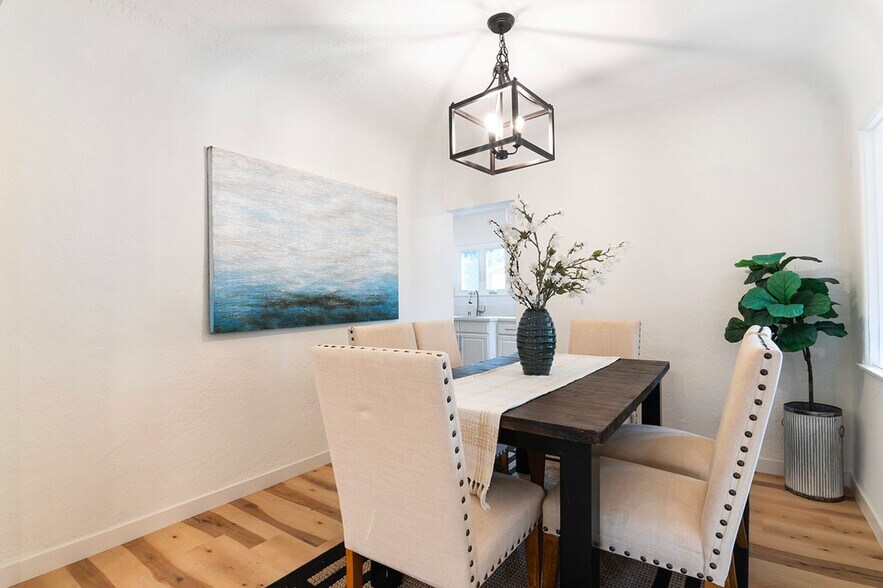 Building Photo - 15946 Hart St