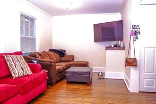 Building Photo - 37 Varden St