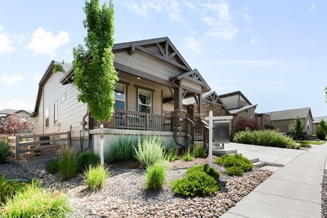 Building Photo - Luxury 6BD, 4BA Sterling Ranch Home with L...