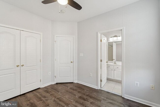 Building Photo - 5611 Hartfield Ave