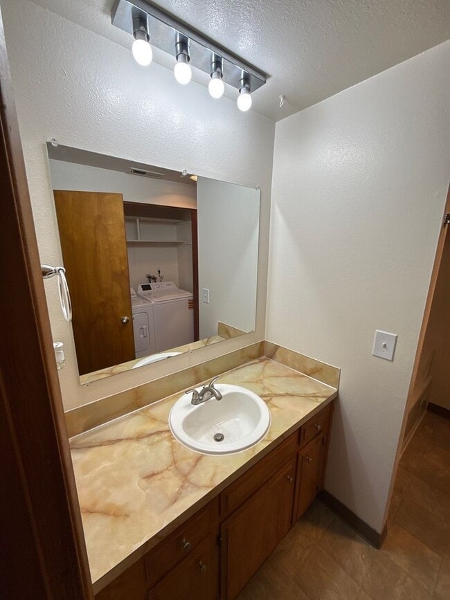 Building Photo - 650 Taybin Rd NW