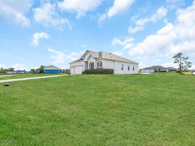 Building Photo - 2032 NW 32nd Ct