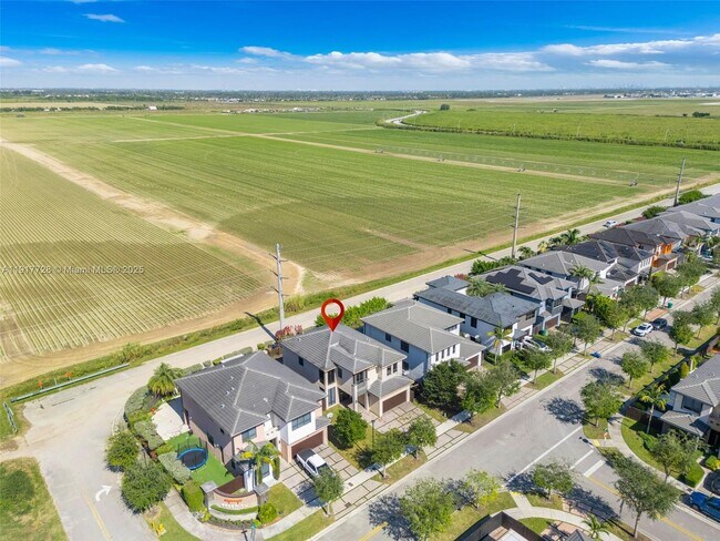 Building Photo - 16175 SW 136th Terrace