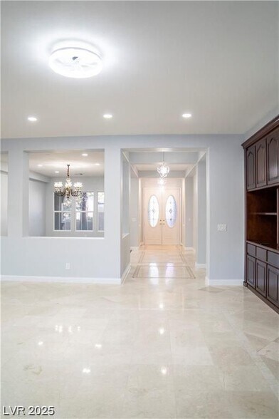 Building Photo - 5527 Breecher Ave