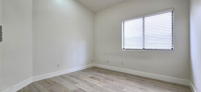 Building Photo - 10089 E Friess Dr