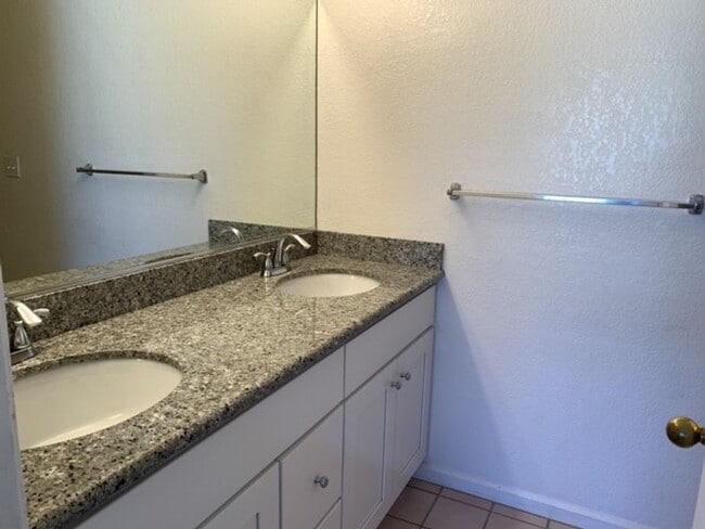 Building Photo - Rarely available townhouse in Farallon Isl...
