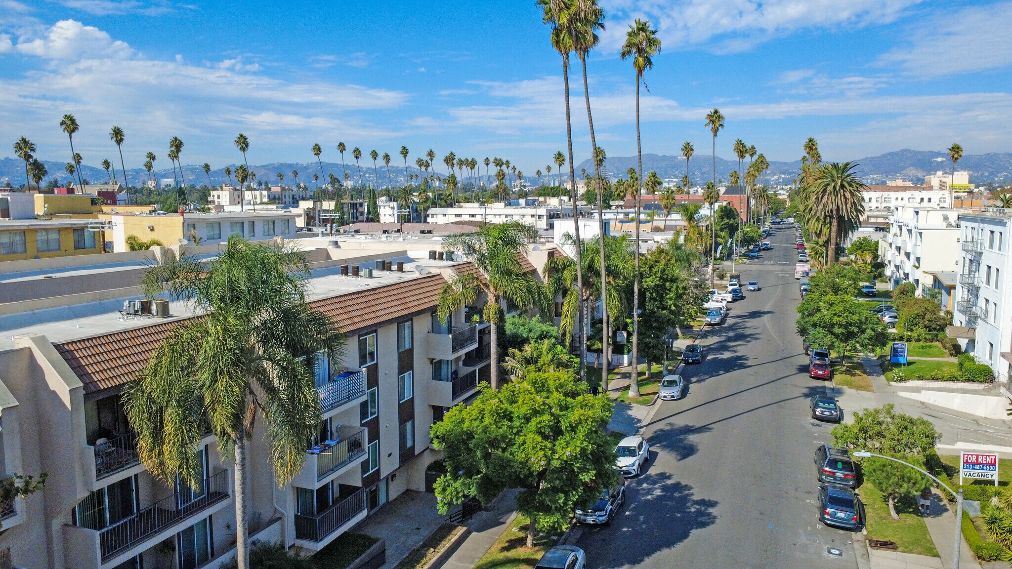 Building Photo - 433 S Manhattan Pl