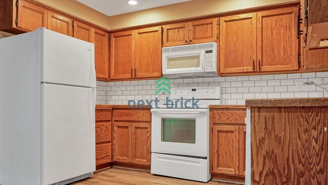 Building Photo - 2 BED & 2 BATH CONDO FOR RENT