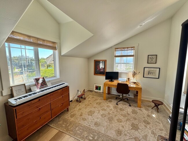 Building Photo - 3730 Roblar Ave