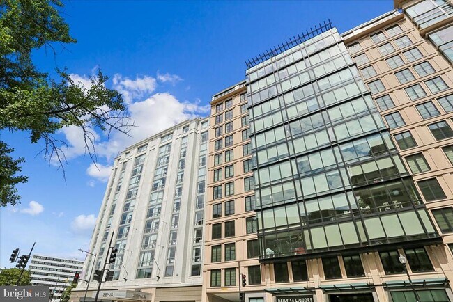 Building Photo - 1133 14th St NW