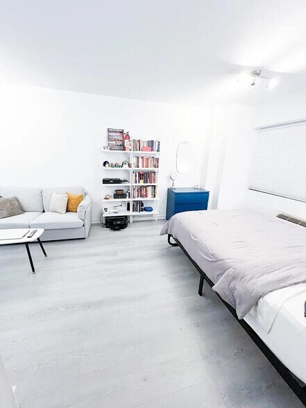 Building Photo - 2141 I St NW