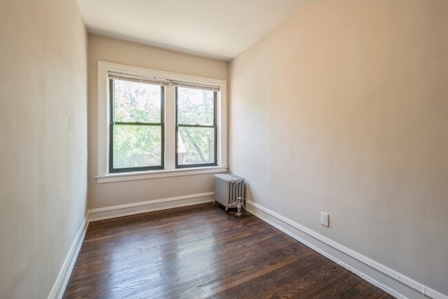 Living Room - 6700 S Constance Ave