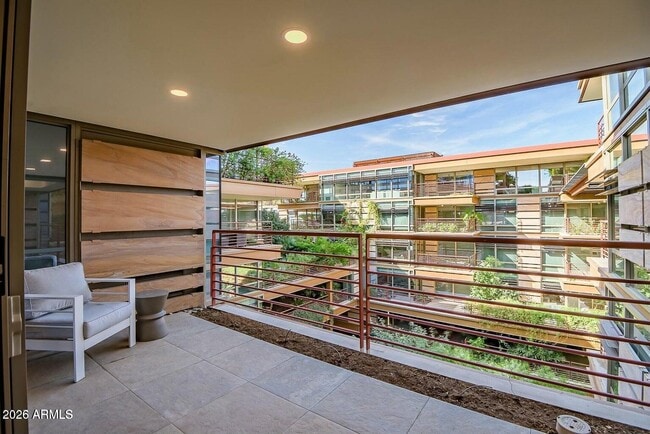 Building Photo - 7121 E Rancho Vista Dr