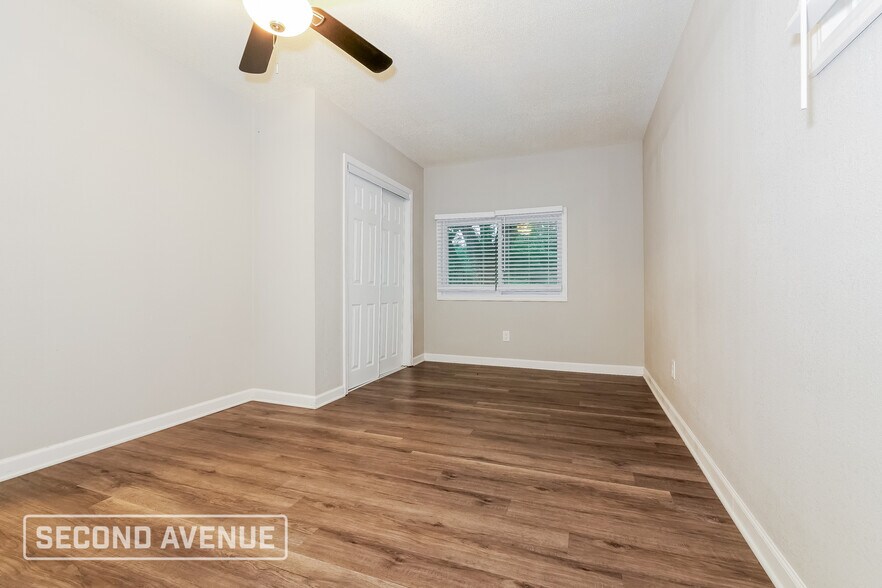 Building Photo - 401 Lacy Ln