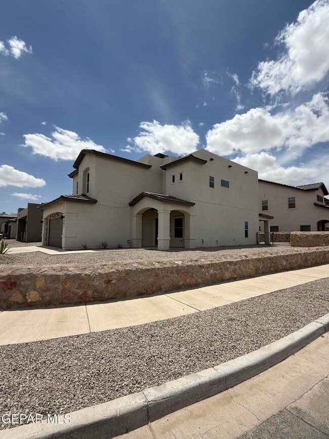 Building Photo - 804 Blingwood