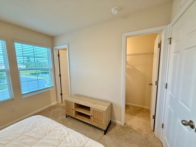 Building Photo - 2BR/3BA Townhome Sweet Townhome - Pet Frie...