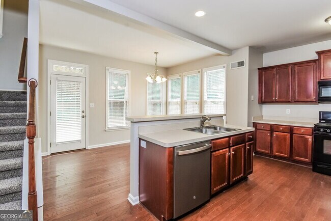 Building Photo - 226 Elmbrook Ln