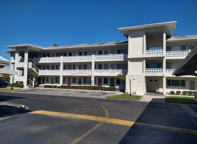 Building Photo - 1235 S Highland Ave