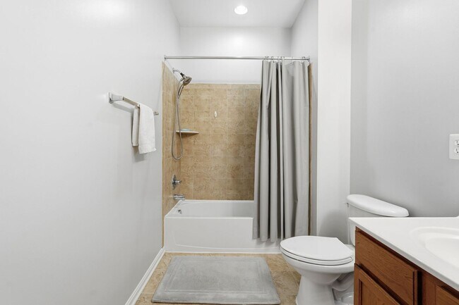 Building Photo - Located in a vibrant and highly sought after setting, this Richmond American Homes residence offe...