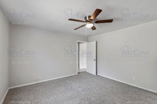 Building Photo - 816 Sandell Dr
