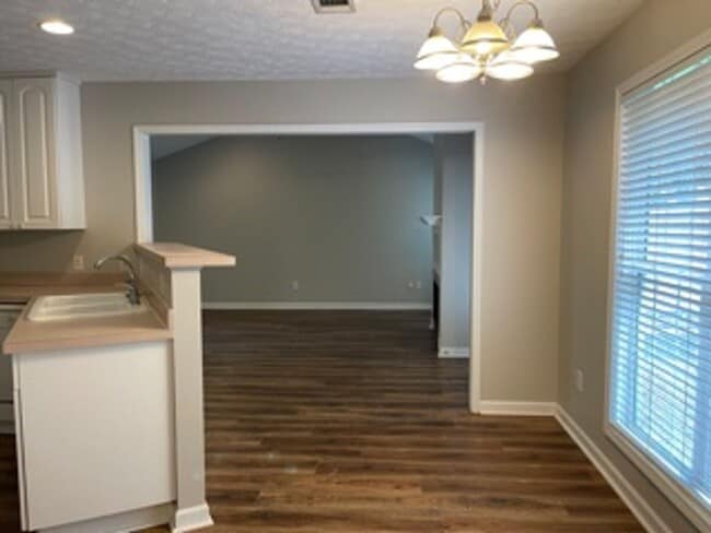 Building Photo - 2705 Cunningham Ct