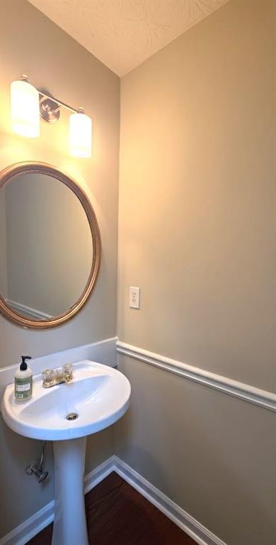 Building Photo - 4915 Lakebrooke Run