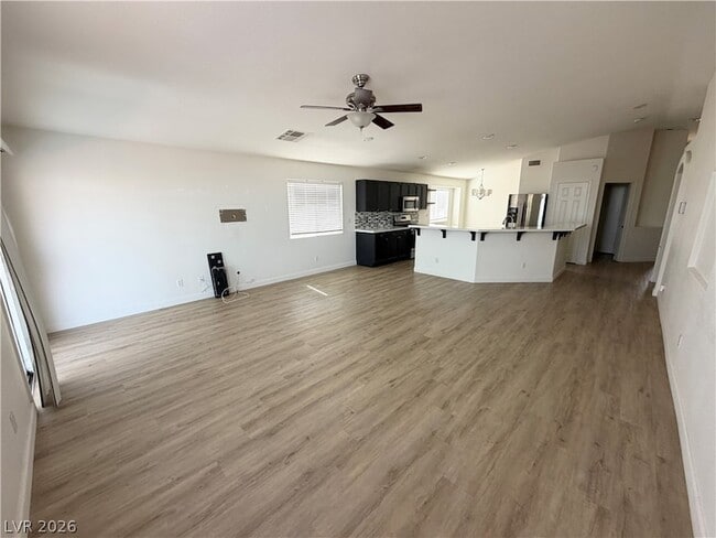 Building Photo - 374 Yacht Ave