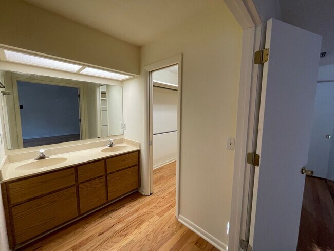 Building Photo - Mid-Century Modern Oasis on 5+ Acres – Pri...